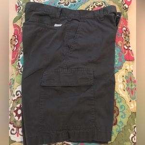 Columbia Never worn. Mens Columbia shorts Sz. 32